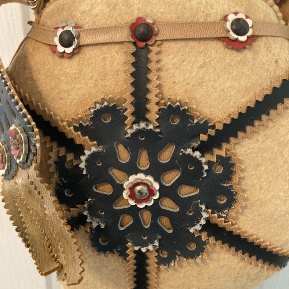 Vintage Hungarian folk art flask - Picture 6 of 6